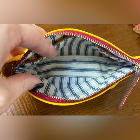 Dooney & Bourke Vintage Yellow Nylon and Leather trim accessory/cosmetic bag - Picture 5 of 7